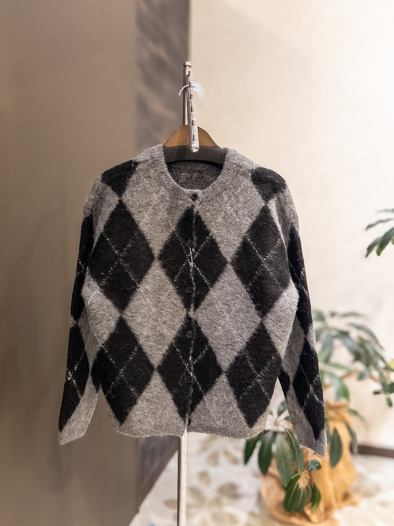 TOPS & OUTERWEAR